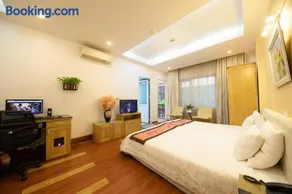 Sunny Hotel - Image 3