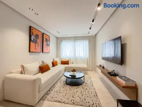 VIVASTAY Casablanca - Panoramic Luxury Studio Cheikh Khalifa Hospital near CFC - Image 3