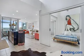 Lookout 334 - Endless Ocean Views - Rooftop Spa - Image 1