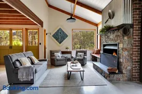 Long Alley Barn - Image 5