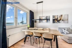 Exklusives Apartment Sunrise mit Whirlpool im 24-OG, Zugang zu Pool und Sauna - Image 3