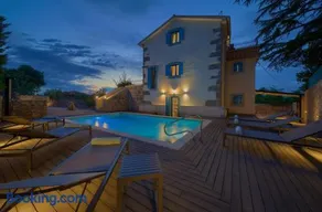 Private Wellness Villa Ive Heated Pool & 2 Saunas - Image 2