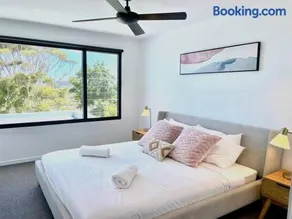 Luxe Terrigal beach Ocean View with Infinity pool - Image 4