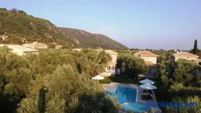 Villa *FRYNI*/5' from sea & center/Mountain View - Image 2