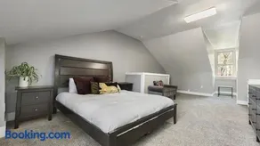 Private Room at North Shore Nest - Image 1