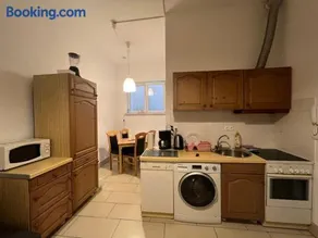 Private Souterrain Apartment in the green of Berlin - Image 3
