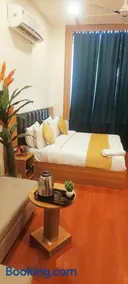 Hotel golden tree - Image 2
