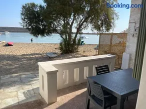 Fishermen Beach House - Image 3