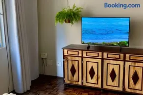 Kitnet na rua da UFV com Smart TV e Garagem - Image 3