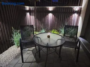 Signature Urban Studio with Garden & Private Garage - Image 2