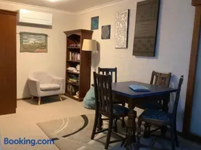 Agapantha Cottage, Country in the City, one bedroom, original art works - Image 3