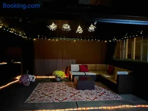 Cozy 3 bdr Retreat in a Prime location - Image 4