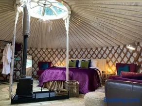 Yurt with Hot Tub near Hartington, Peak District - Image 2