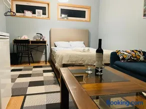 Cozy Blue Apartment - Image 3