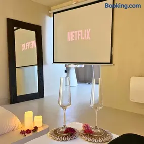 Casa Cinta - Sanctuaire Balinais avec Baignoire Balnéo et Cinéma Privé - Image 2
