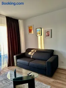 Zenit Apartment Oradea - Image 2