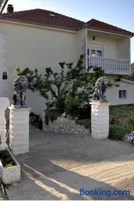 Family friendly house with a swimming pool Kostanje, Omis - 14176 - Image 3
