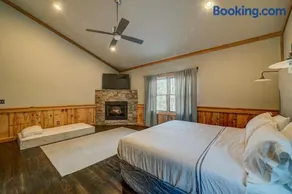 This chalet is luxury and mountain charm all wrapped up in one - Image 3