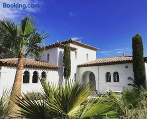 Cosy apartment close to beach, great views & pool - Image 1