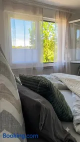 Ferienwohnung Elya, privater Garten, ruhige Lage, Outlet - Image 1