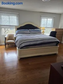 fantastic King Sized Bedroom - Image 1