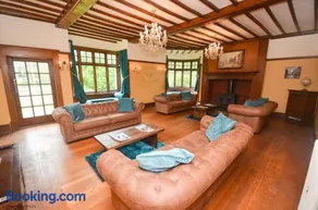The Sheriff House - Beautiful large property in Wroxham, perfect for family holidays - Image 3