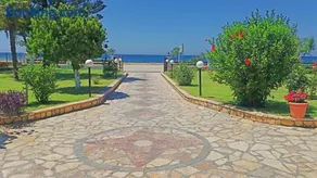 Raptis Apartments - Image 1