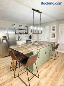Charming Family Retreat Near Parks Fire Pit & Games - Image 2