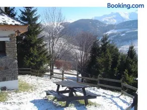 Chalet avec vue panoramique sur le Plomb du Cantal - Image 2