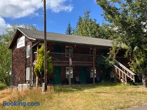 Elderberry Lodge - Image 1