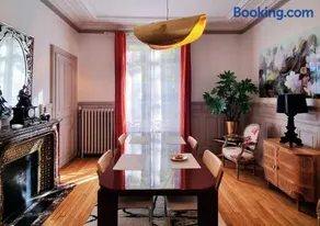 Luxury apartment with veranda, downtown - Image 5
