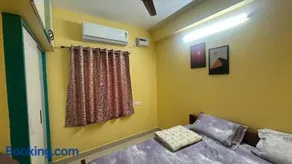 8 Bed Cool 3 bedroom kitchen WTC DLF OMR Apollo Proton OTT Wi-Fi - Image 5