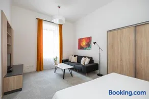 ALURE RESIDENCES 2 - 24h self check-in & private parking next to the apartment building included, CITY CENTER right on SNP Square in a quiet passage, new building, best deal in town - Image 3