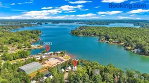 No Worries on Lake Martin - Image 1