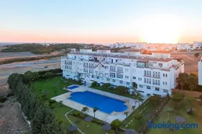Résidence Élégante avec Piscine et 3 Chambre - Image 1