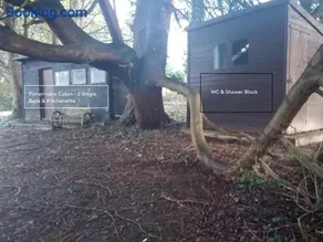Fisherman's Cabin on the banks of the River Meon - Image 3