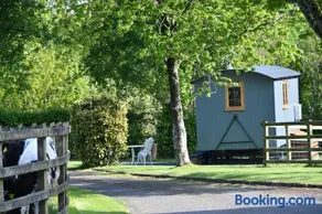 The Shepherds Hut - Image 2