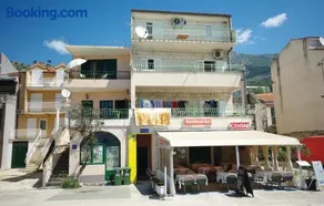 Seafront Studio Apartment+Balcony - Image 3