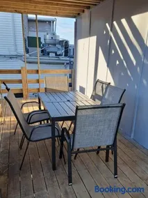 Sleeps 5-6 - across from Nantasket Beach - Image 1