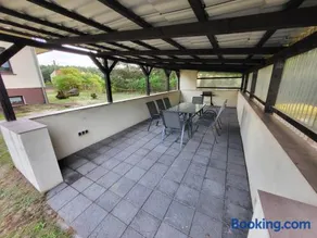 Maison de vacances adaptée aux familles avec barbecue et jardin | Vue jardin | Avec animaux admis - Image 4