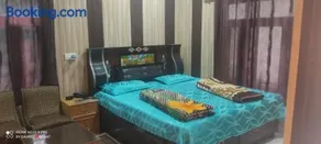 Hotel Gauri & Restaurant - Image 1