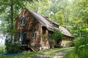 Hilltop Escape with Views & Hot Tub - Image 4