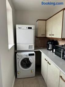 Holiday House - Image 5