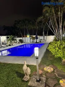 Oasis and heated pool - Image 4