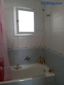 Guest Room Near Airport - Image 3