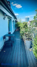 Exclusive apartment with roof terraces in D-Unterbilk - Image 2