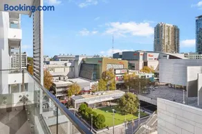 Broad Land Premium Apartments Chatswood Sydney - Image 1