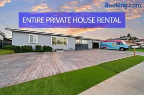 Entire Private House with King Bed, 80 TV, Gated Yard, Ranch Style, 4 Bedrooms 2 Bathrooms, Available Now - Image 1