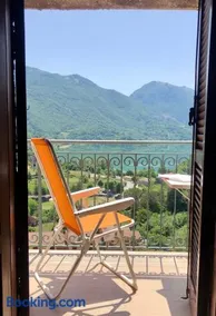 Casa con terrazzo vista Lago - LAKEHOLIDAY IT - Image 3