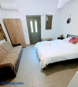 Mani Spot - Image 3